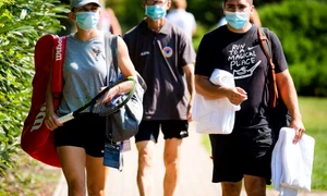 simona halep cu masca praga jpeg