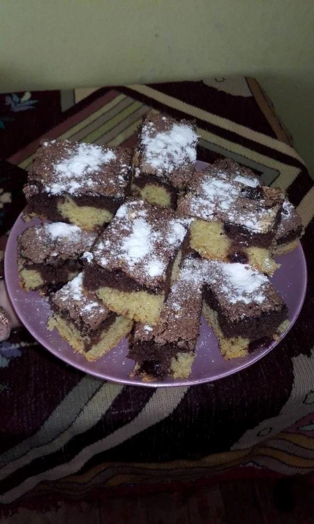 
    Prăjitură «Zi şi noapte» cu vişine  