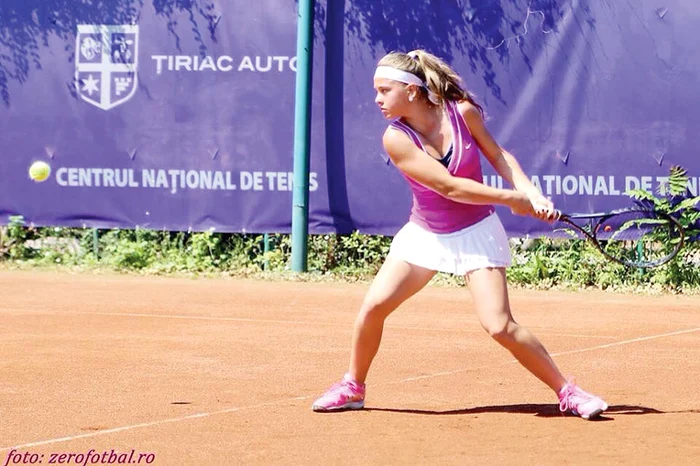 
    Andrada Surdeanu a fost bătută chiar pe teren, imediat după meci, de tatăl ei  