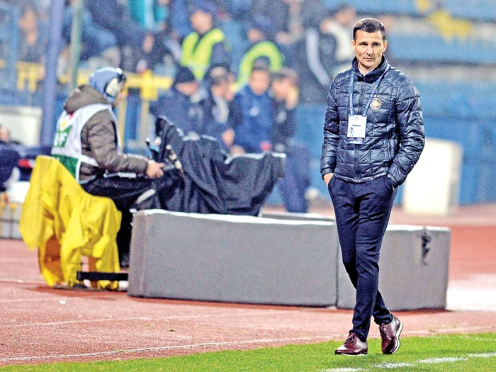 
    Costel Gâlcă a anunţat ieri că meciul de diseară e ultimul pe banca Stelei, chiar dacă şi-ar fi dorit să continueFoto: Mediafax  