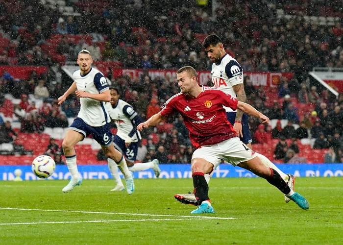 Echipa lui Radu Drăgușin a umilit Manchester United FOTO Profimedia