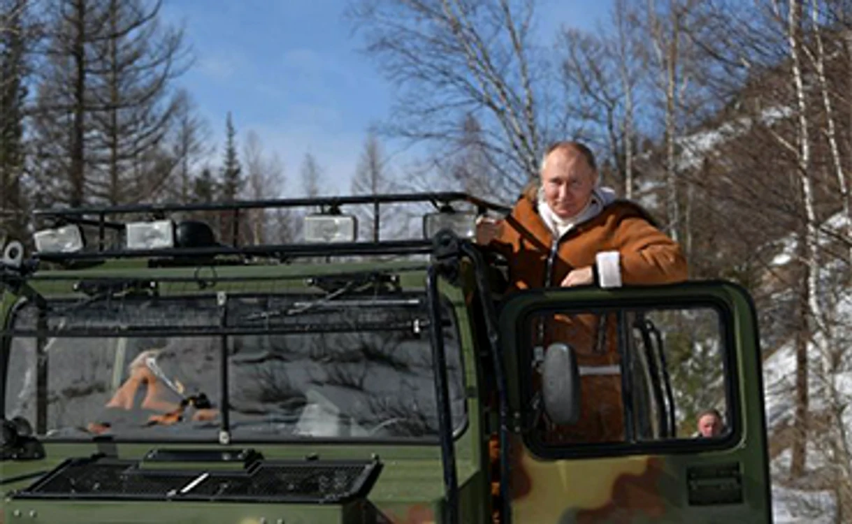 
    Vladimir Putin, un sfârșit de săptămână în taigaua siberiană  