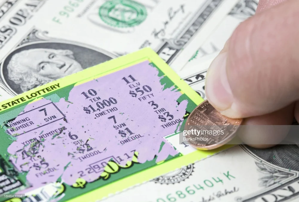 O câștigătoare la loterie în vârstă de 20 de ani a refuzat un milion de dolari în numerar. Ce a ales, în schimb: decizia a stârnit controverse