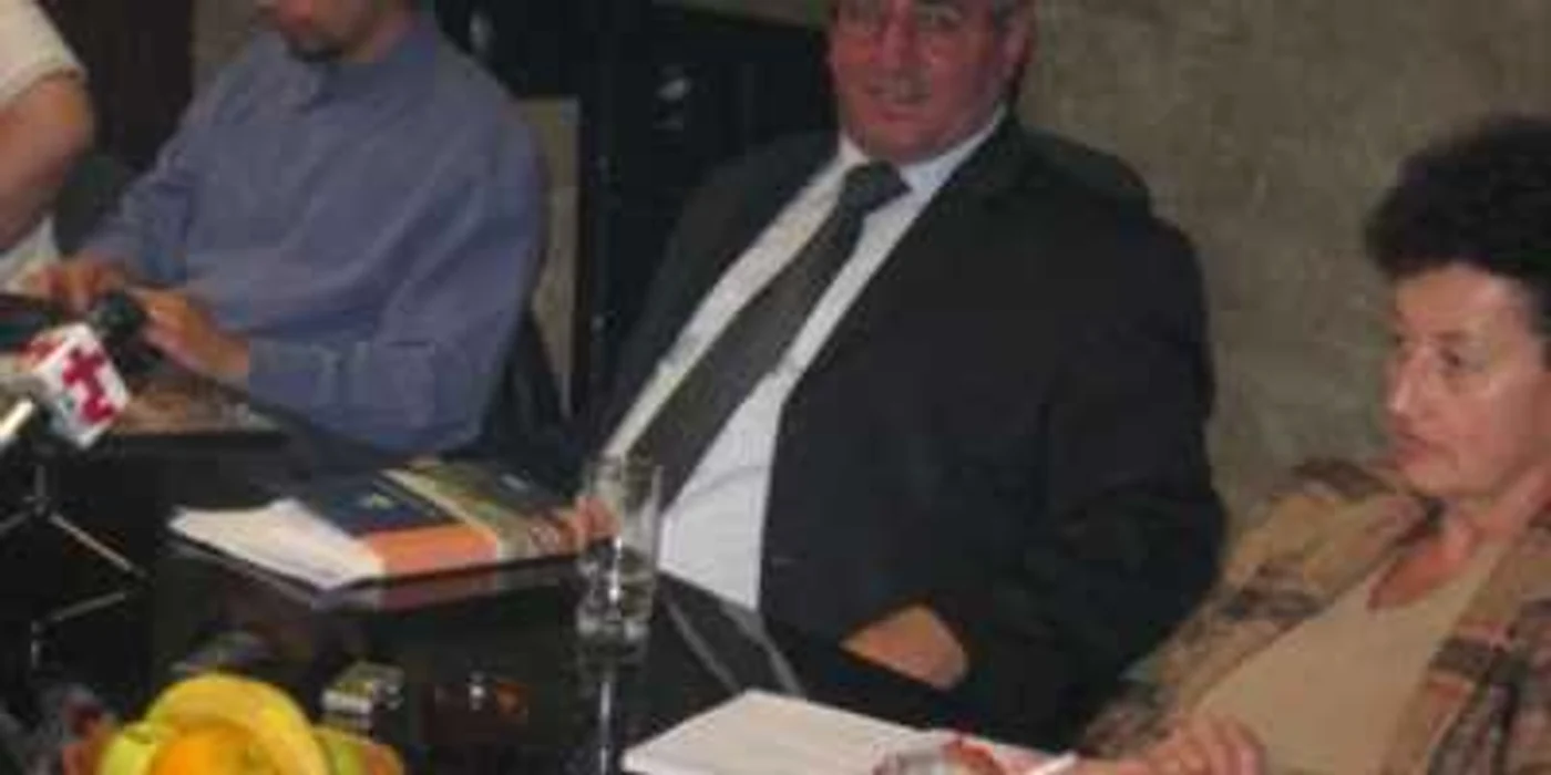 Ioan Lungu promite medicilor 12 apartamente