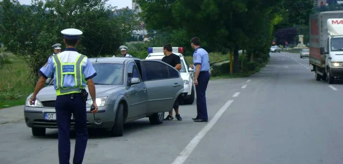 Poliţiştii dâmboviţeni stat cu ochii pe şoferii care încalcă legea