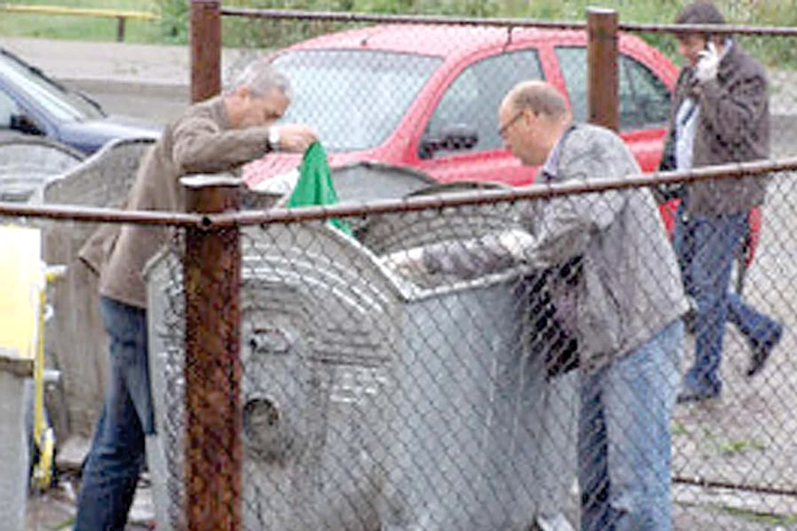 Comisarul Florin Bolosin și familia sa (FOTO: Adevărul)