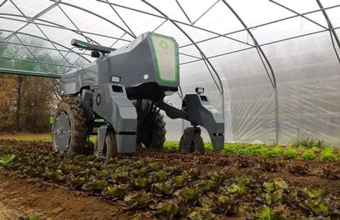 robot agricol