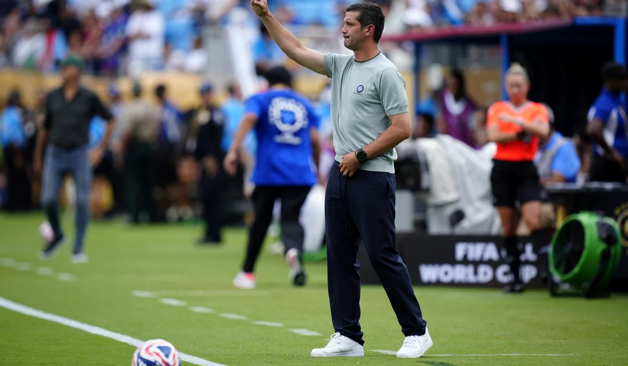 Cristi Chivu și-a condus echipa până în optimile competiției (FOTO: EPA)