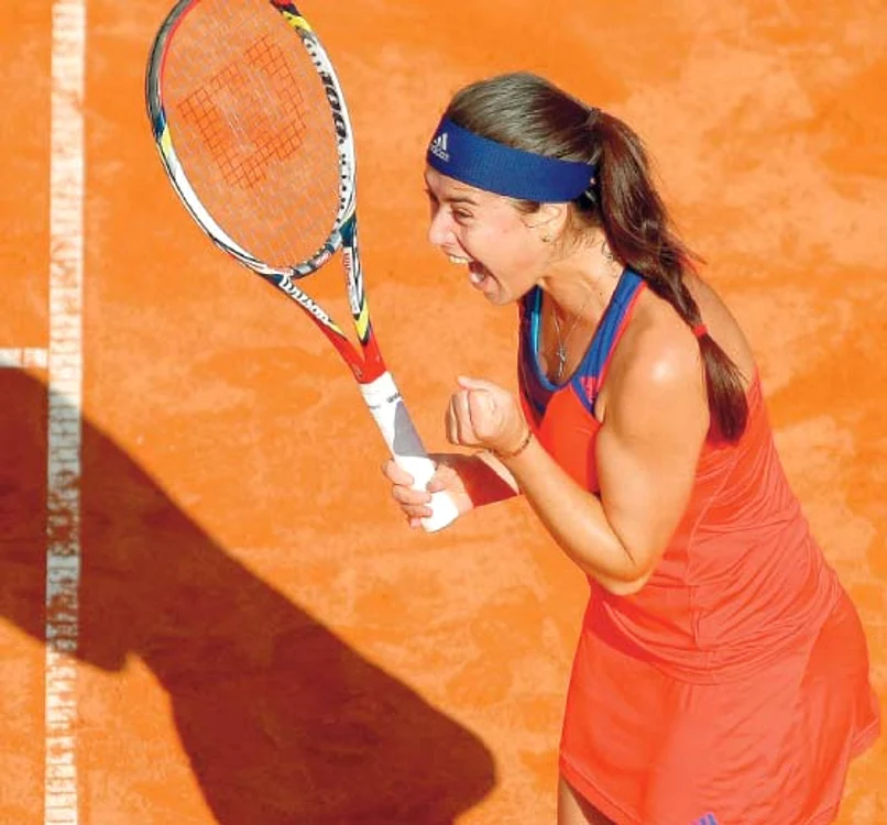 Explozia de bucurie a Soranei Cîrstea după mingea care a adus calificarea României în Grupa Mondială II a Fed Cup