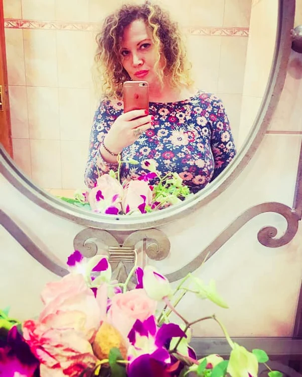 Oana Lis a dezvăluit că la începutul relației lor, timp de două luni, Viorel îi aducea în fiecare zi câte o orhidee