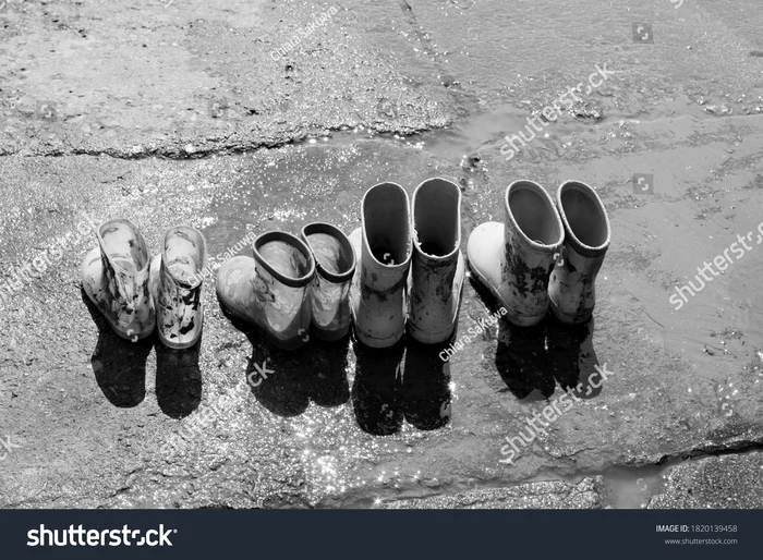 Mulți copii sărmani au rămas cu ghetuțele goale de Moș Nicolae FOTO Shutterstock