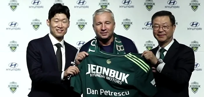 Dan Petrescu le-a recâștigat încrederea șefilor săi. Foto Jeonbuk Motors