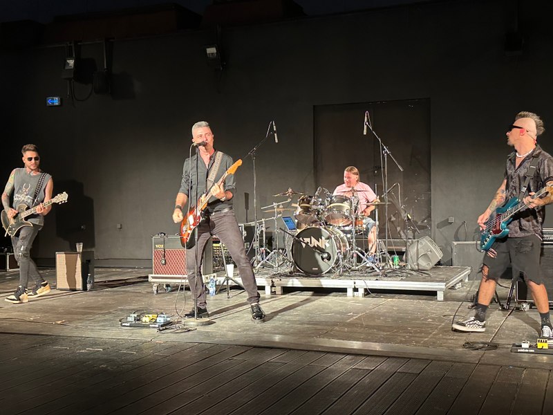Pledoarie pentru… limba română, la un concert rock