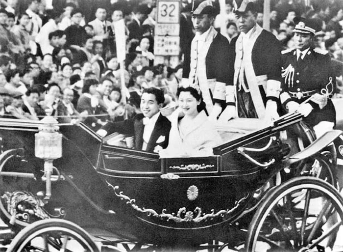 1959. Imagini de la nunta regală dintre Prinţul Akihito şi Prinţesa Michiko