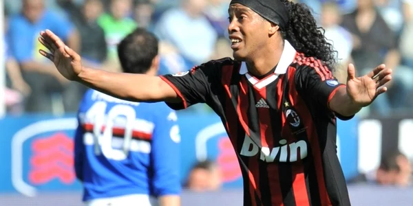 Brazilianul Ronaldinho caută noi provocări