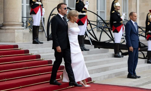 Emmanuel Macron și Brigitte Macron la dineul de stat pentru Regele Rama X al Thailandei   profimedia 1113423130 jpg