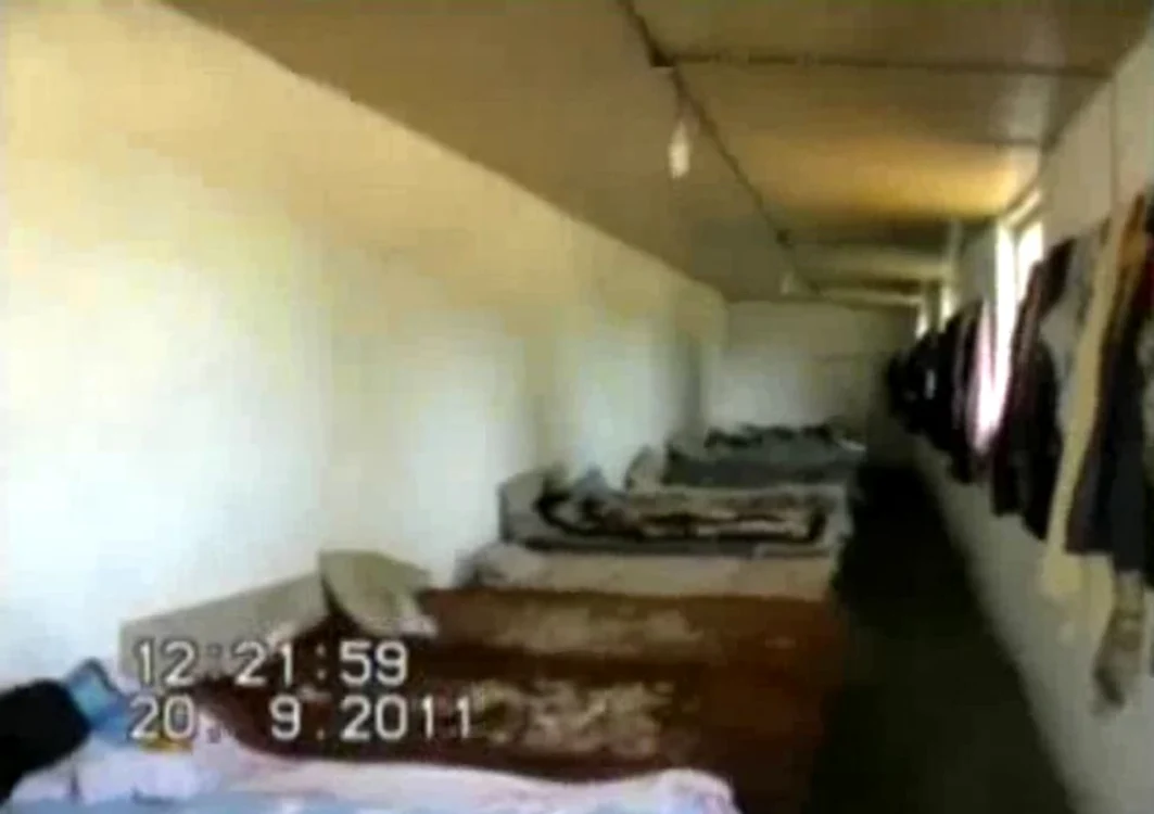Oamenii au fost obligaţi să doarmă chiar şi câte 20 într-o cameră