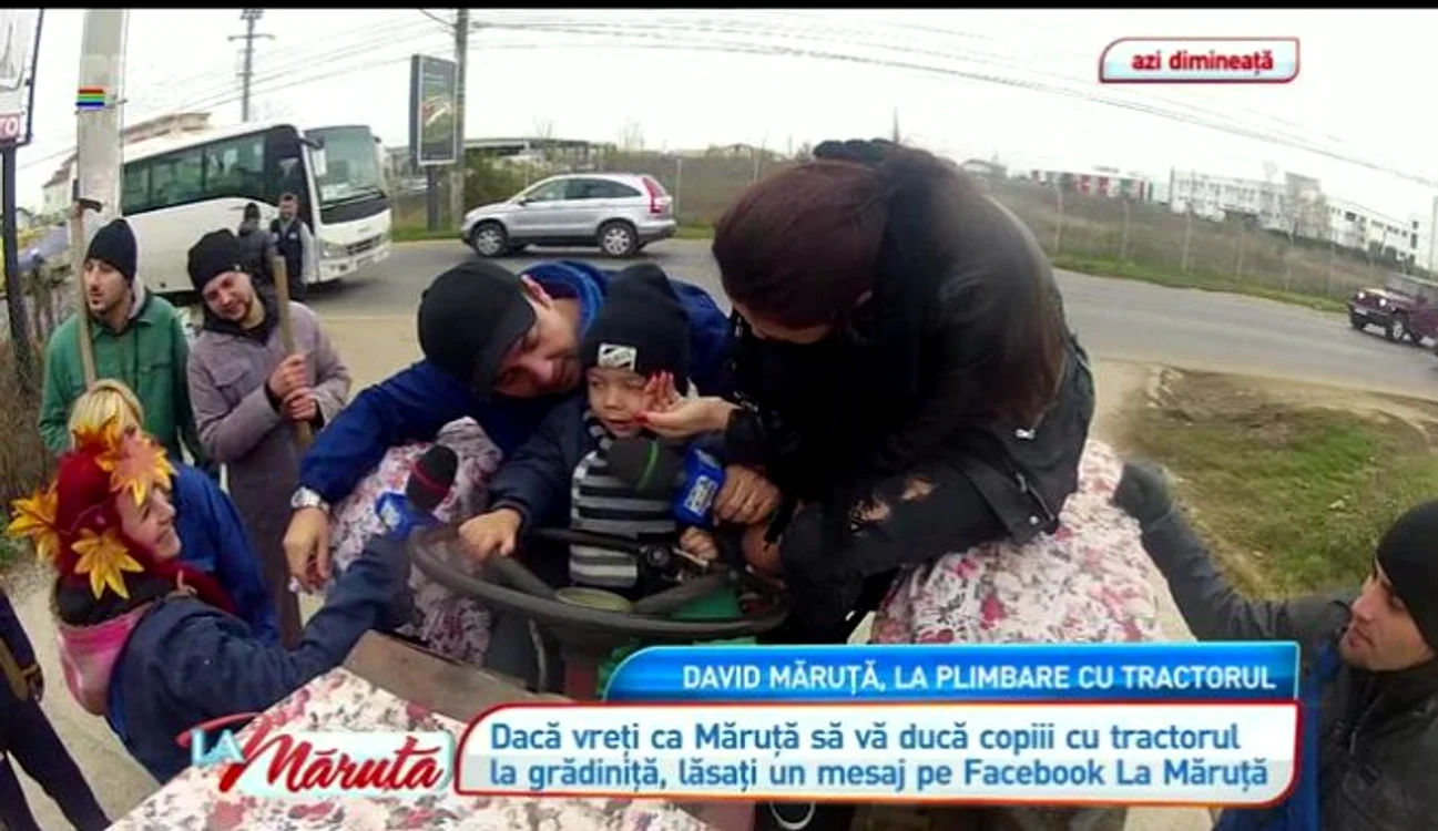 Cătălin Măruţă, la plimbare cu tractorul