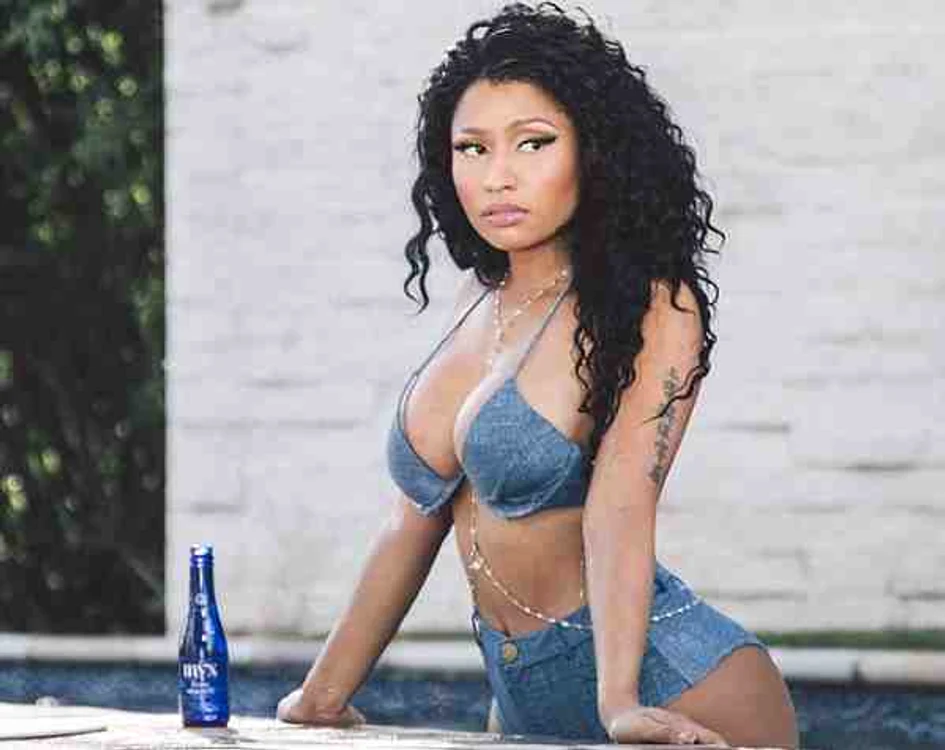 
    Costumul de baie purtat de Nicky Minaj face parte din colecția de haine lansată de ea.Foto: Instagram/Nicky Minaj  