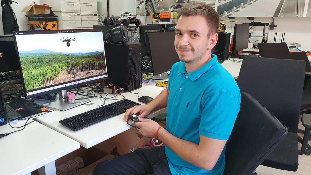 Drona semiautonomă, inovația românească ce poate revoluționa salvarea victimelor aflate în locuri greu accesibile VIDEO