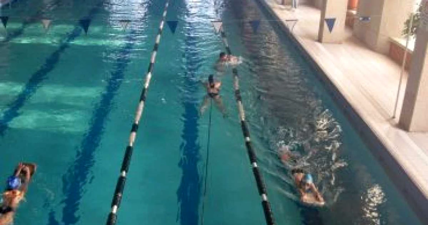 Petrecere la piscină