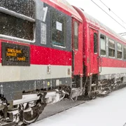 Tren iarna cfr calatori FOTO Shutterstock