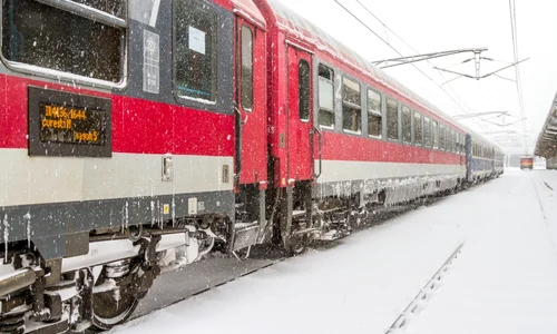 Tren iarna cfr calatori FOTO Shutterstock