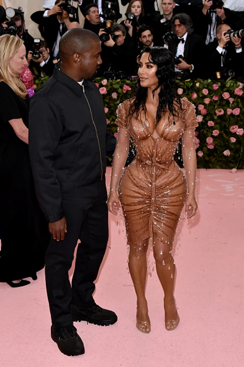 Kim Kardashian a devenit mămică pentru a patra oară, însă silueta ei nu a avut de suferit