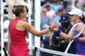 Aryna Sabalenka si Iga Swiatek (EPA) jpg