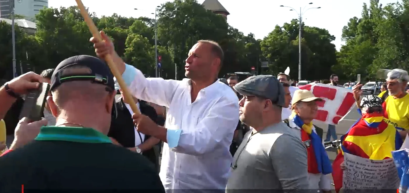 Luna trecută, Cataramă a mai participat la un protest în Piața Victorieifoto: Mediafax