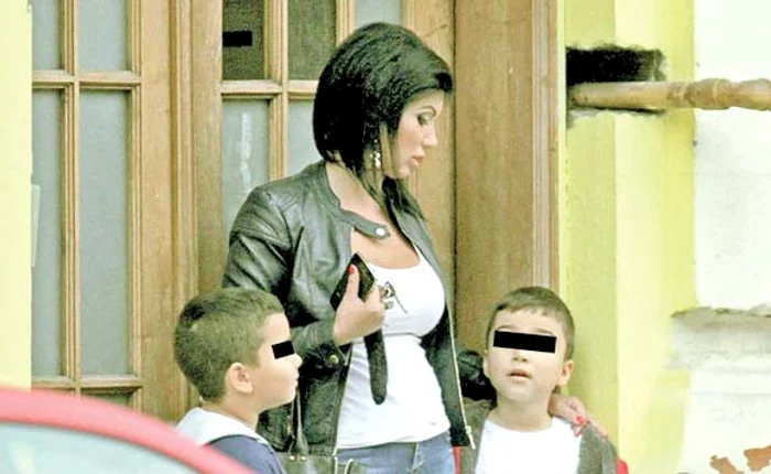 Adriana e topită după Maximus şi Eduard