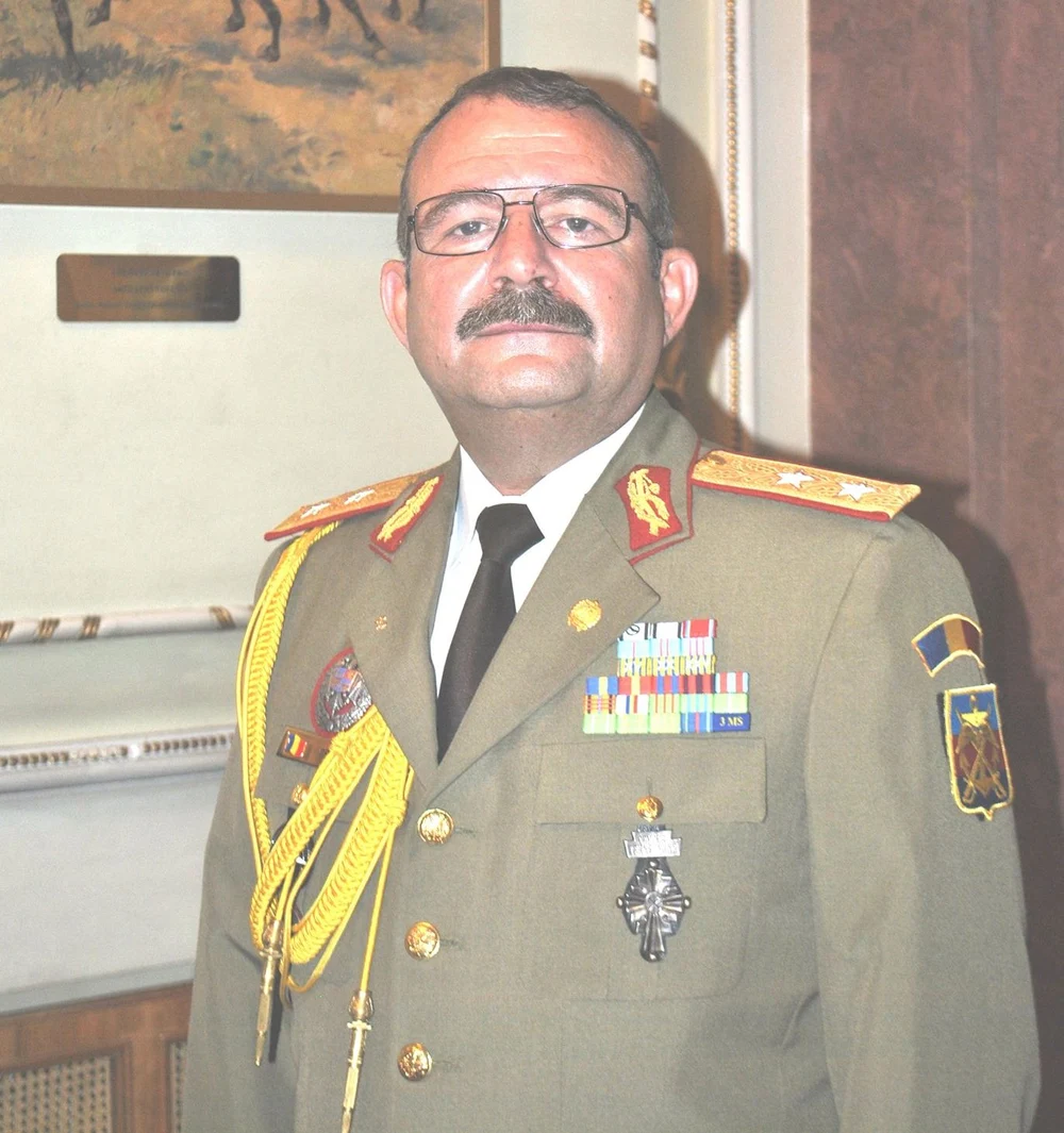 #RomâniaNeUnește | Ce înseamnă cu adevărat patriotismul. Mesajul transmis de un general român decorat de SUA, NATO și ONU