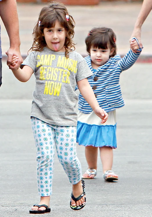 Actorul a purtat o pălărie-gigant, ca să se apere de soare (fotografii: guliver)