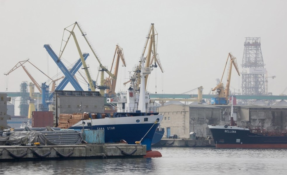 Camion cu numere false percheziționat de polițiștii din Portul Constanța. Vehiculul era căutat în altă țară