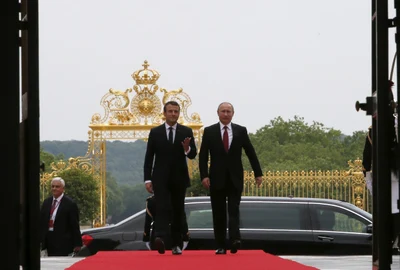 Emmanuel Macron & Vladimir Putin / FOTO EPA / 29 mai 2017