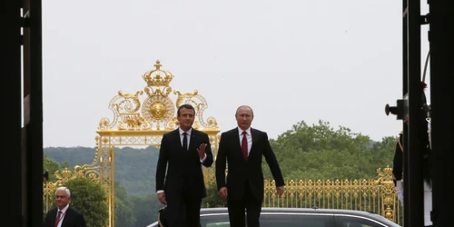 Emmanuel Macron & Vladimir Putin / FOTO EPA / 29 mai 2017