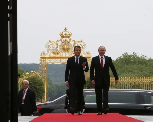 Emmanuel Macron & Vladimir Putin / FOTO EPA / 29 mai 2017