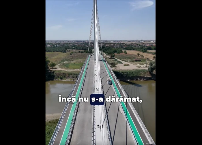 Un consilier local avertizează că podul de 165 de milioane de lei construit în Arad, care nu a fost recepţionat, riscă se prăbușească: „A început să se clatine”