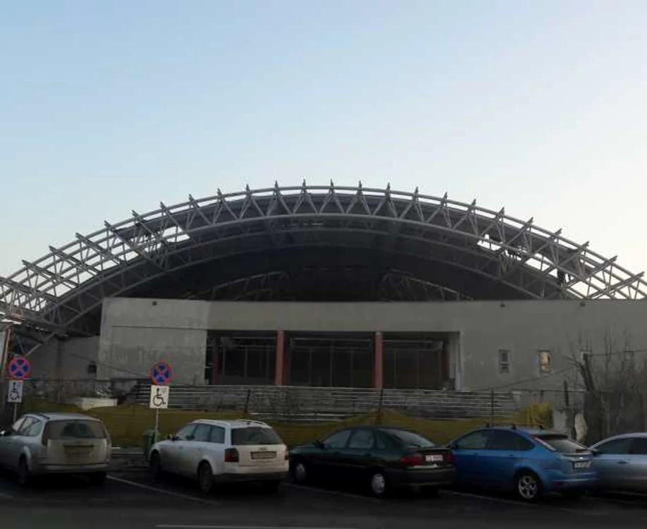 Arena Politehnicii din Timişoara se construieşte de zece ani FOTO Ş.Both