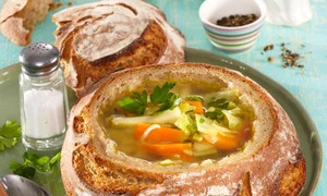 ciorba de legume in paine jpeg