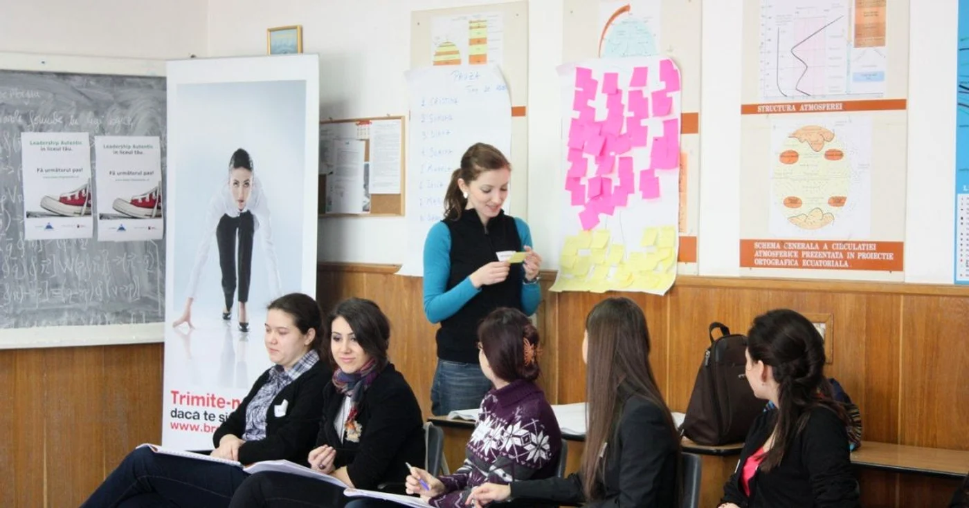Elevii sunt provocaţi la discuţii sâmbătă şi duminică