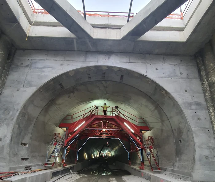 Tunelurile „Alina” și „Daniela” sunt gata înainte de termen. Foto: Facebook/Ionel Scrioșteanu