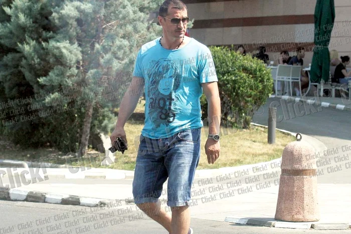 Abia a reuşit să deschidă uşa la maşină şi să intre (Fotografii: Alex Muscaliu)