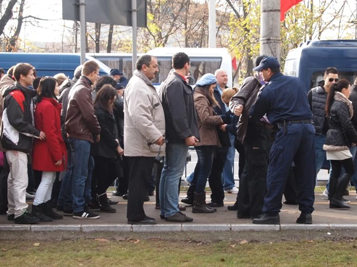 Nimeni nu a scăpat neverificat