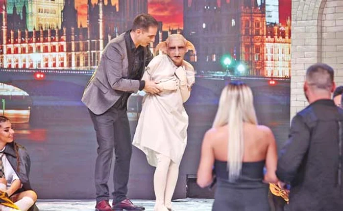 Dan vă invită azi să ghiciți ce vedetă se ascunde în spatele acestei măști