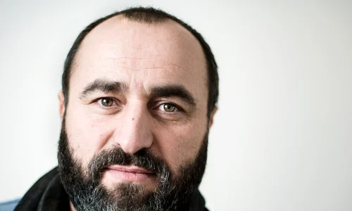 Umorul este ingredientul unei bune ars moriendi – interviu cu Costică BRĂDĂŢAN jpeg