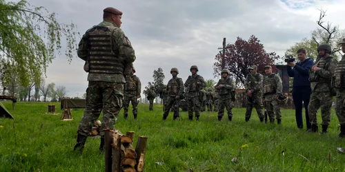 exercitiu militar 1 jpeg