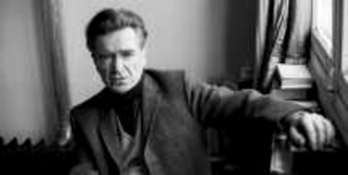 Emil
Cioran a ignorat permanent abstracţia speculativă, preferând reflecţia
personală şi lirismul pasional. „Am fost un simplu secretar al propriilor
senzaţii“, explica gânditorul FOTO: PHOTOLAND CORBIS