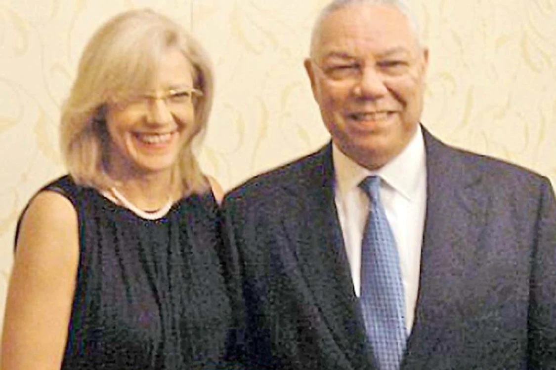Aceasta este una dintre  fotografiile trimise  diplomatului american