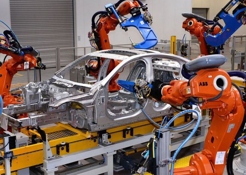 Valul de concedieri din 2026 mătură România. Marile companii care au început deja disponibilizările masive